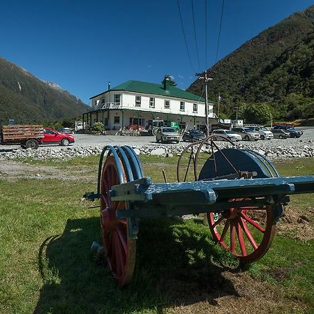 Otira Stagecoach Hotel Extérieur photo