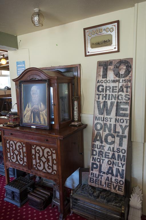 Otira Stagecoach Hotel Extérieur photo