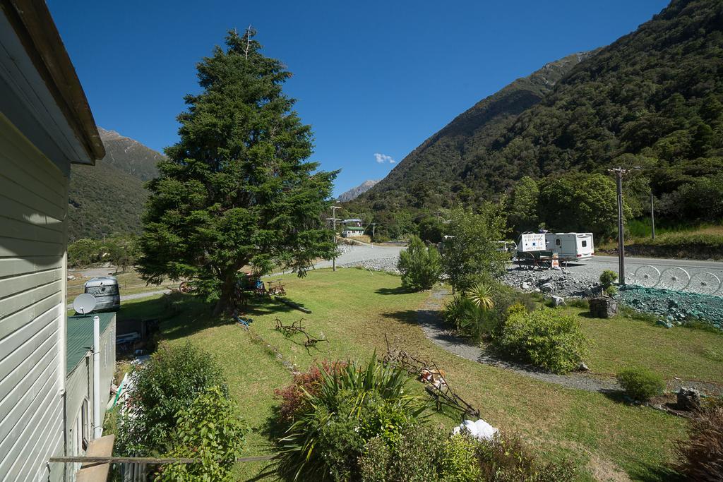 Otira Stagecoach Hotel Extérieur photo