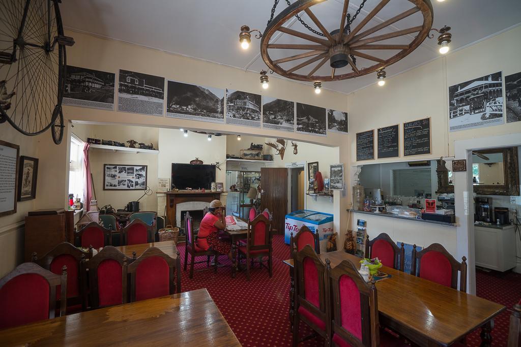 Otira Stagecoach Hotel Extérieur photo